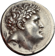 Lot 12: Tetradrachm Mysia, Pergamon. Attalos I (241-197 BC). Ca. 241-235 BC. SCG von Aulock 1359. 17.0 g. Good EF. Rare. 1,950 euros.
