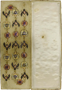 Lot 1002: Russian Empire. Imperial Order of the Saint Apostle Andrew the First-Called Order's collar, 1st model. RRR. Very fine. Estimate: CHF 500,000. Hammer Price: CHF 500,000.