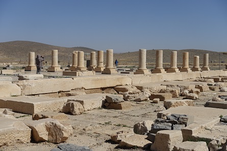 Great reception hall in which Cyrus II impressed his visitors. Photo: KW.