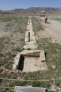 Aqueduct in Pasargadae. Photo: KW.