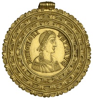 Medallion of Honorius, Ravenna, AD 402-406, ex Velp hoard 1715. Photo: İNNC.