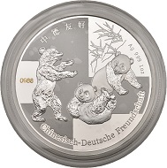Reverse: The Berlin Bear r., two pandas turn towards him in front of a bamboo branch. Below Sino-German friendship in German and Chinese.