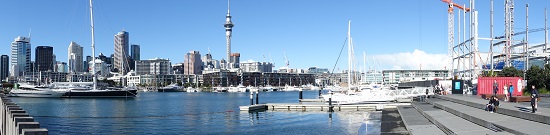 Auckland. View of the city center, as seen from the harbor. Photo: UK.