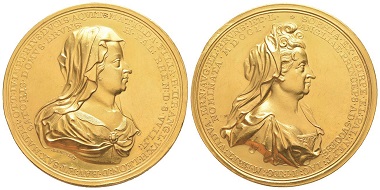 Lot 871: Great Britain. William III. Gold medal 1701 for Mathilda and Sofia von Hannover, by Samuel Lambelet. Extremely fine. Estimate: 15,000,- euros.