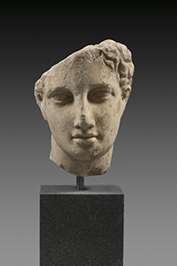 2 Marble head of a youth. End 5th to 1st half 4th cent. BC. Estimate: 10.000 Euro. Final Price: 70.800 Euro
