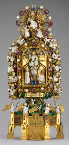 The Holy Thorn Reliquary. Gold, enamelled, with sapphires, rubies and pearls, 1390s. Made to display a Thorn, supposedly from the Crown of Thorns worn by Christ at his Crucifixion. The Waddesdon Bequest. © The Trustees of the British Museum.