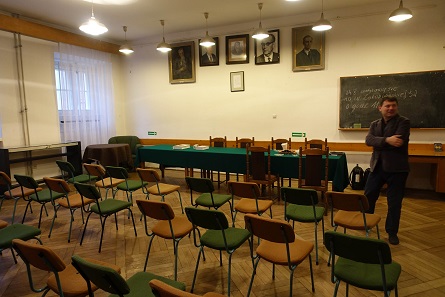 There are photos of the presidents of the Polish Numismatic Society in the auditory. Photo: UK.