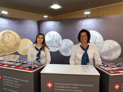 The Swissmint team is very proud of the success of the “Swiss Army Knife” commemorative coin. Photo: LS.
