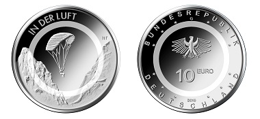 The design on the front face was created by Natalie Tekampe from Müncheberg. The rear face was designed by Andre Witting in Berlin, © BVA.