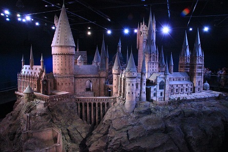 The reflective Mirror Coin depicts the silhouette of the Hogwarts castle. Photo: Karen Roe / CC BY 2.0.