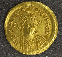 Anastasius I, solidus, 491-518, gold, Constantinople. Photo: The Hunterian.