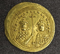 Basil II, histamenon nomisma, 1005-1025, gold, Constantinople. Photo: The Hunterian.