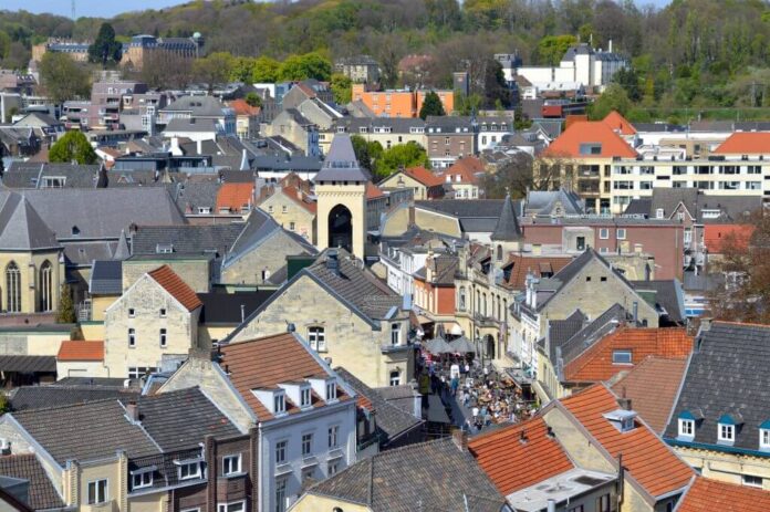 00Uitzicht_over_historische_binnenstad_van_Valkenburg