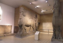 With jackhammers against cultural heritage of humanity