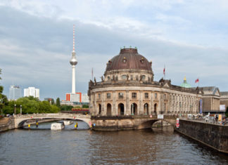 Giant gold coin stolen from Bode Museum