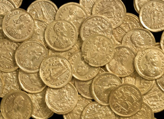 Important gold coin hoard in the UK