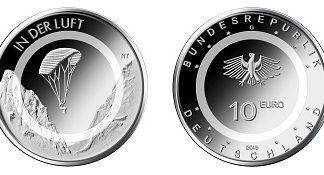 First-Strike Ceremony of 10 Euro Polymer Coin