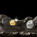 01_Degussa Thaler 50 Jahre Mondlandung Gold_Silber_Antik Finish@Degussa Gol…