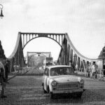 02_Glienicker Brücke 1989 Wikimedia Commons von Undogmatisch Berlin