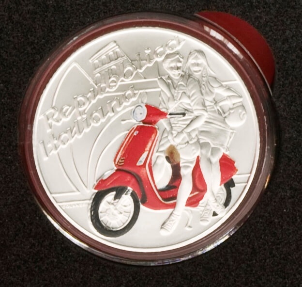 Vespa on il Tricolore Coins - CoinsWeekly