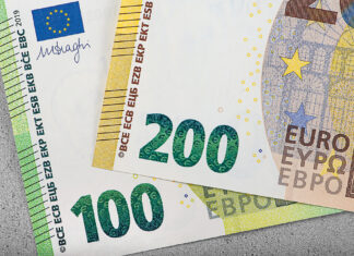 New 100 and 200 euro banknotes in circulation