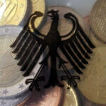 02 Adlerdarstellung auf den Beuteln von J in ausgefüllter Form.