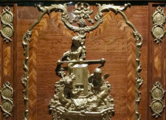 Numismatic Puzzle: Balancier