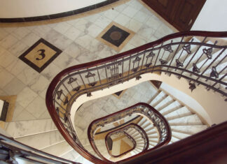 Coins en gros and en detail at Emporium Hamburg