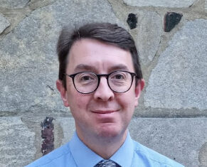 Islamic Numismatist Stephen Lloyd Joins CNG