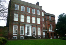 Gold Medals Stolen From Museum in Colchester