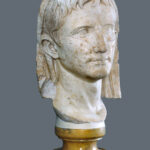 15-BKF_Presse_Augustus_Portraet_Augustus_mit_verhuelltem_Kopf